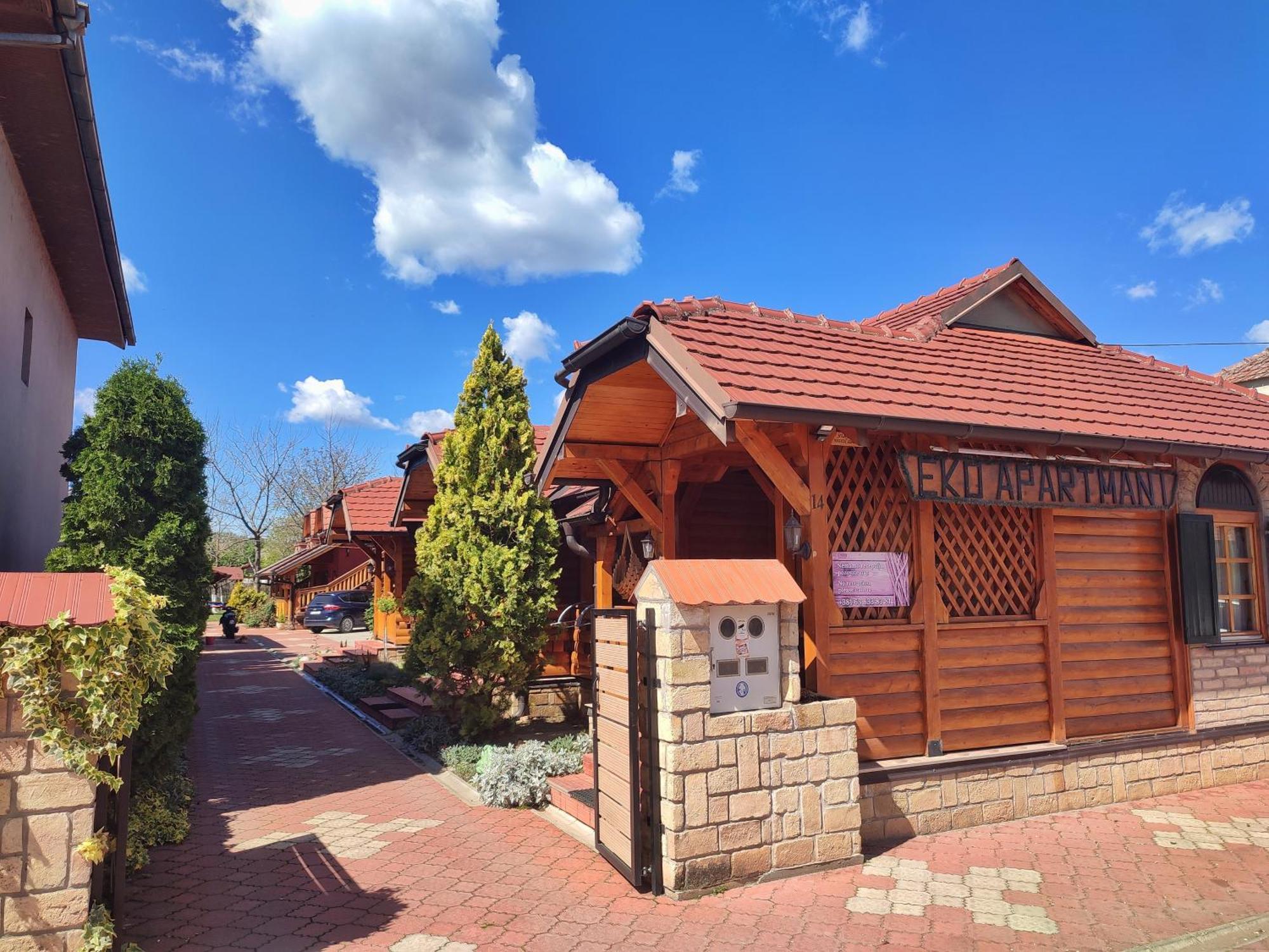 Eko Apartmani Backi Petrovac Exteriör bild