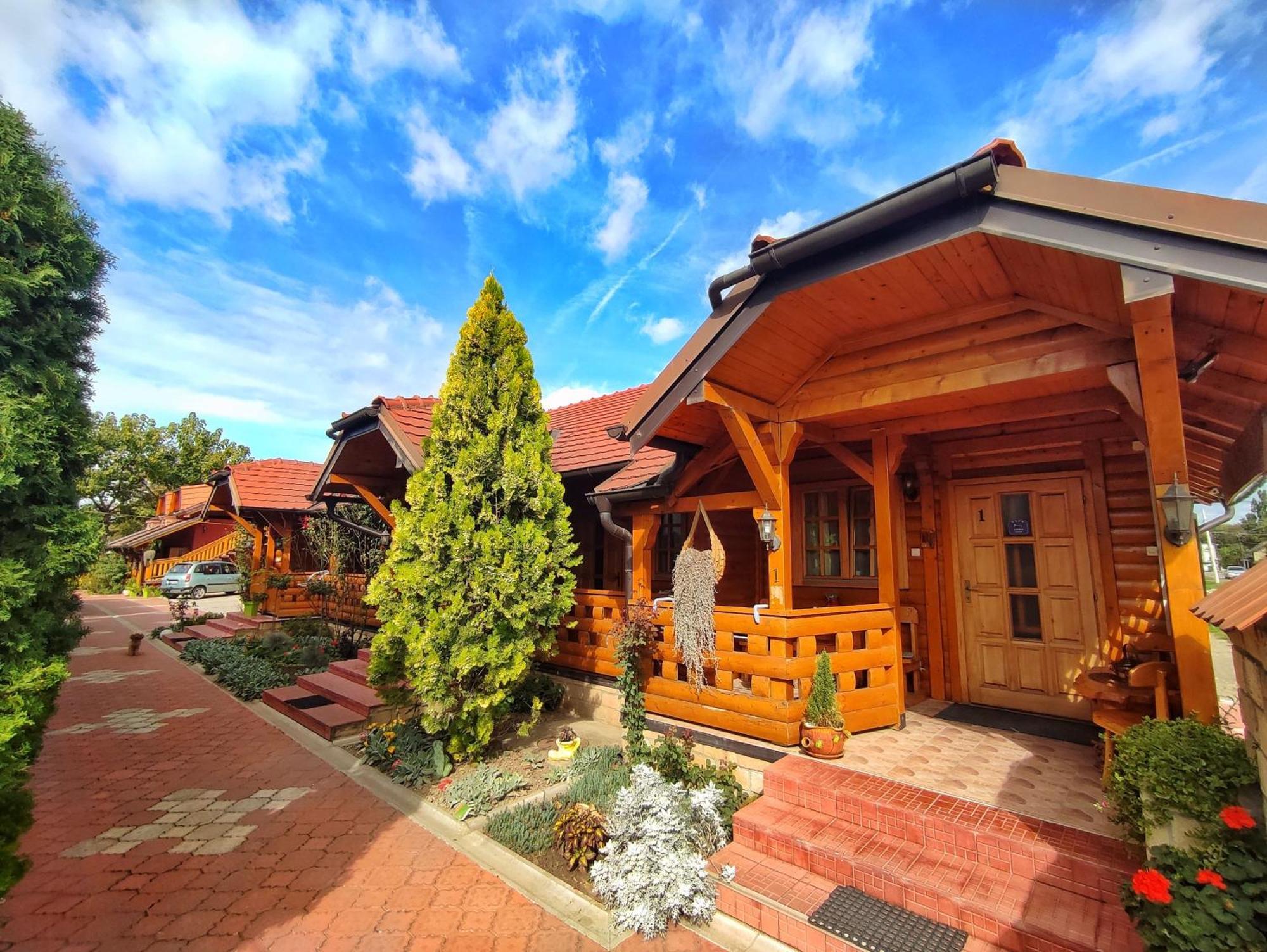 Eko Apartmani Backi Petrovac Exteriör bild