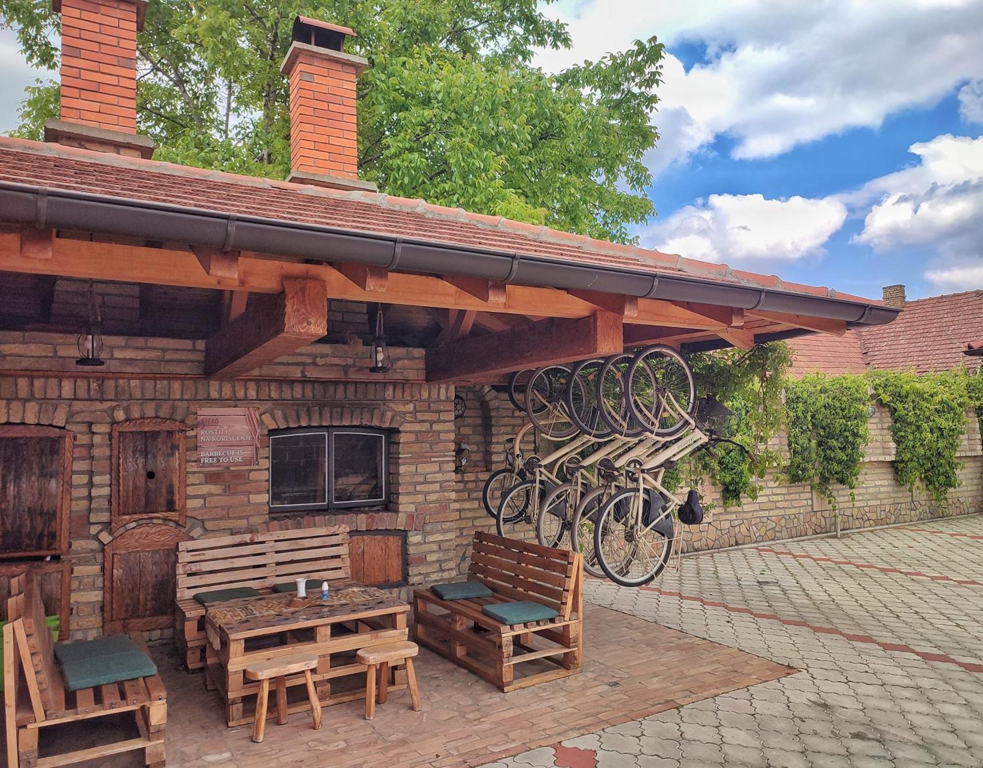 Eko Apartmani Backi Petrovac Exteriör bild